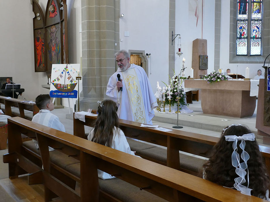 Feier der 1. Heiligen Kommunion in Sankt Crescentius (Foto: Karl-Franz Thiede)